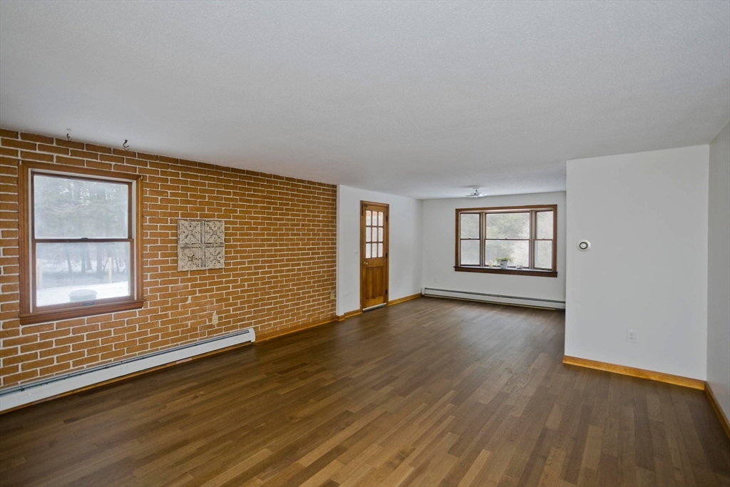 94 Amherst Rd