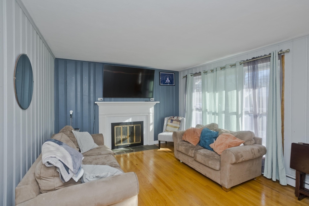 5 Carol Ave