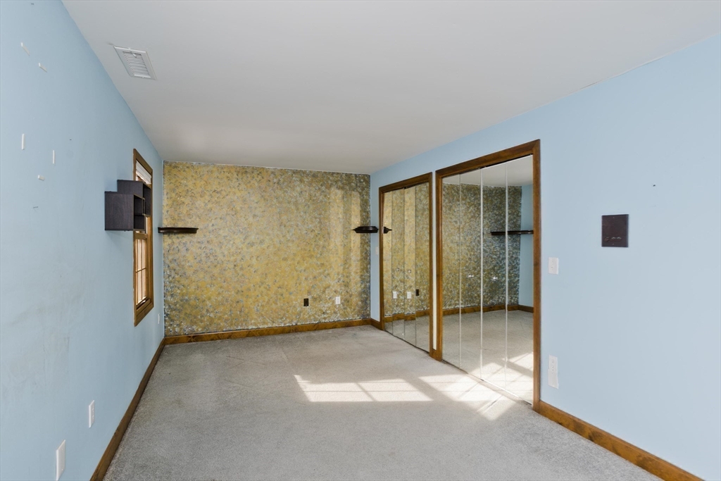 17 Harlow Ave