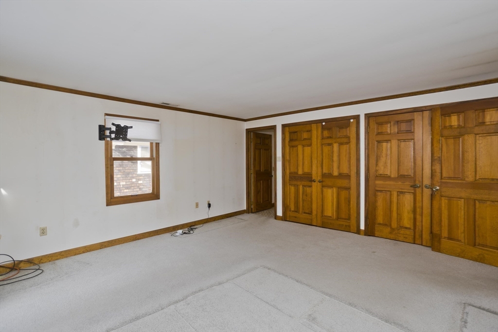 17 Harlow Ave