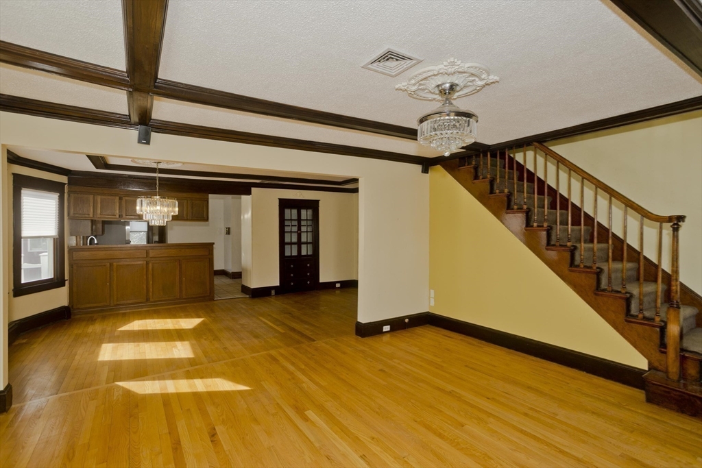 17 Harlow Ave