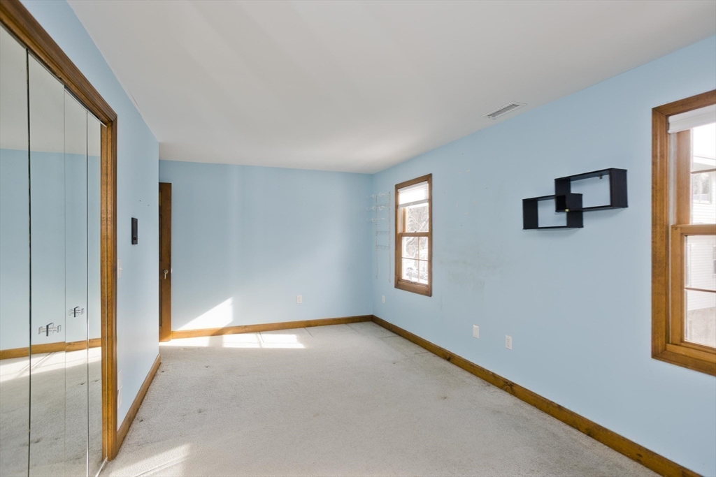 17 Harlow Ave
