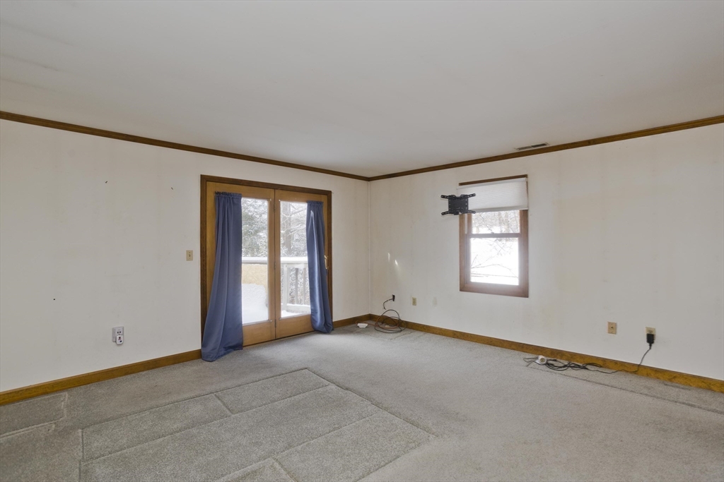 17 Harlow Ave