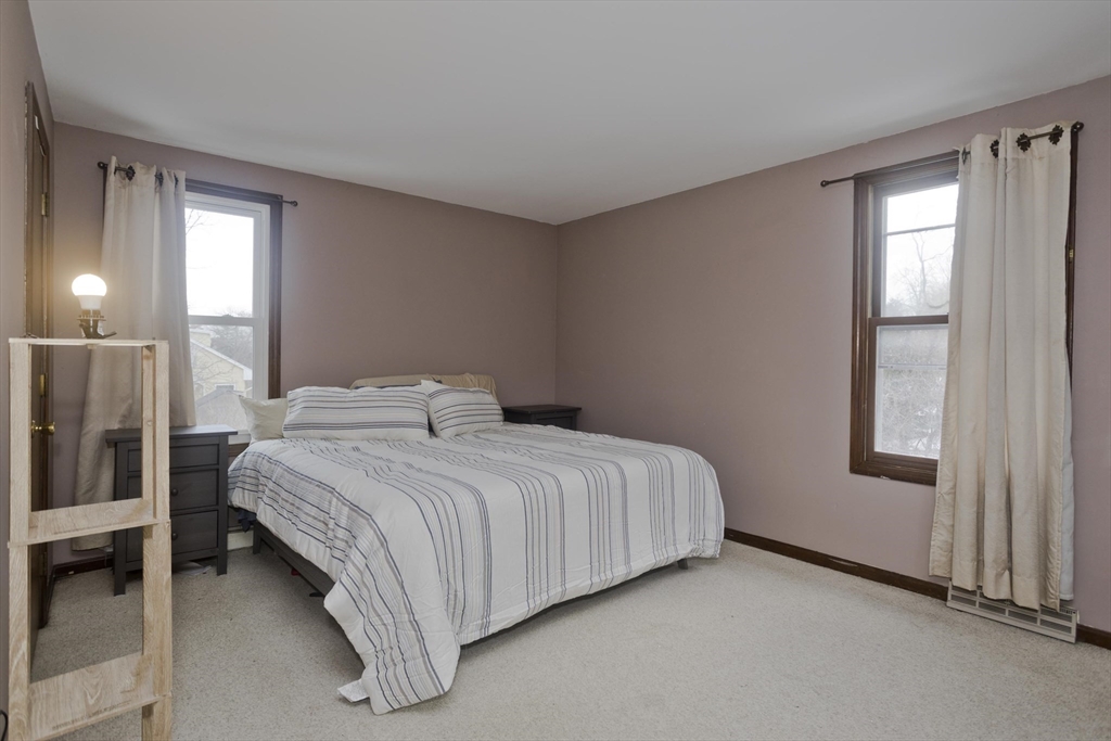 11 Claren Dr