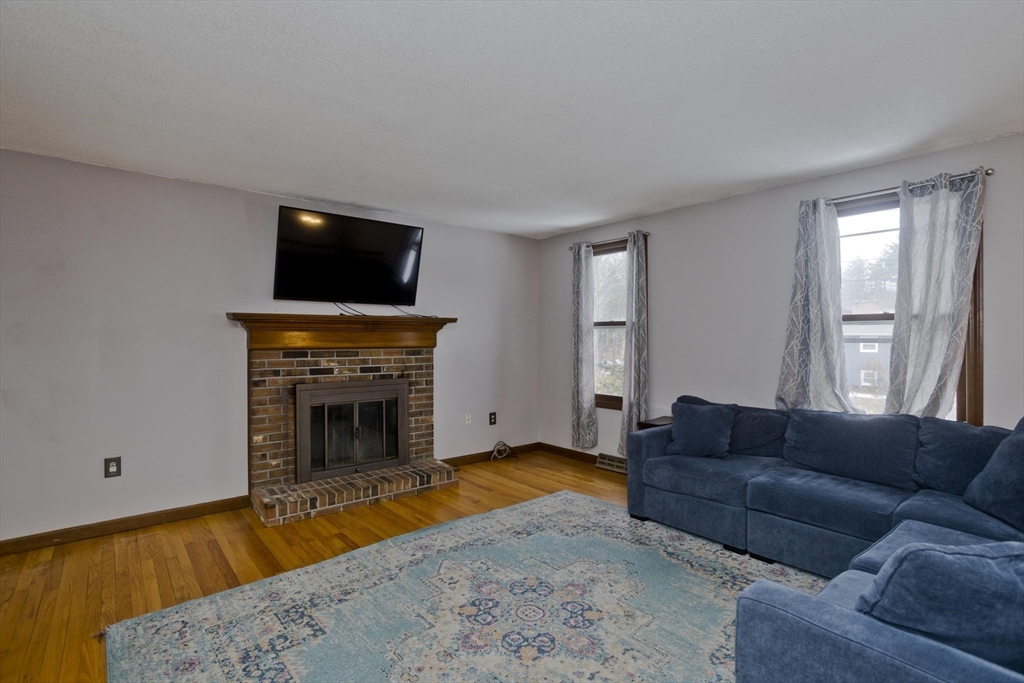 11 Claren Dr