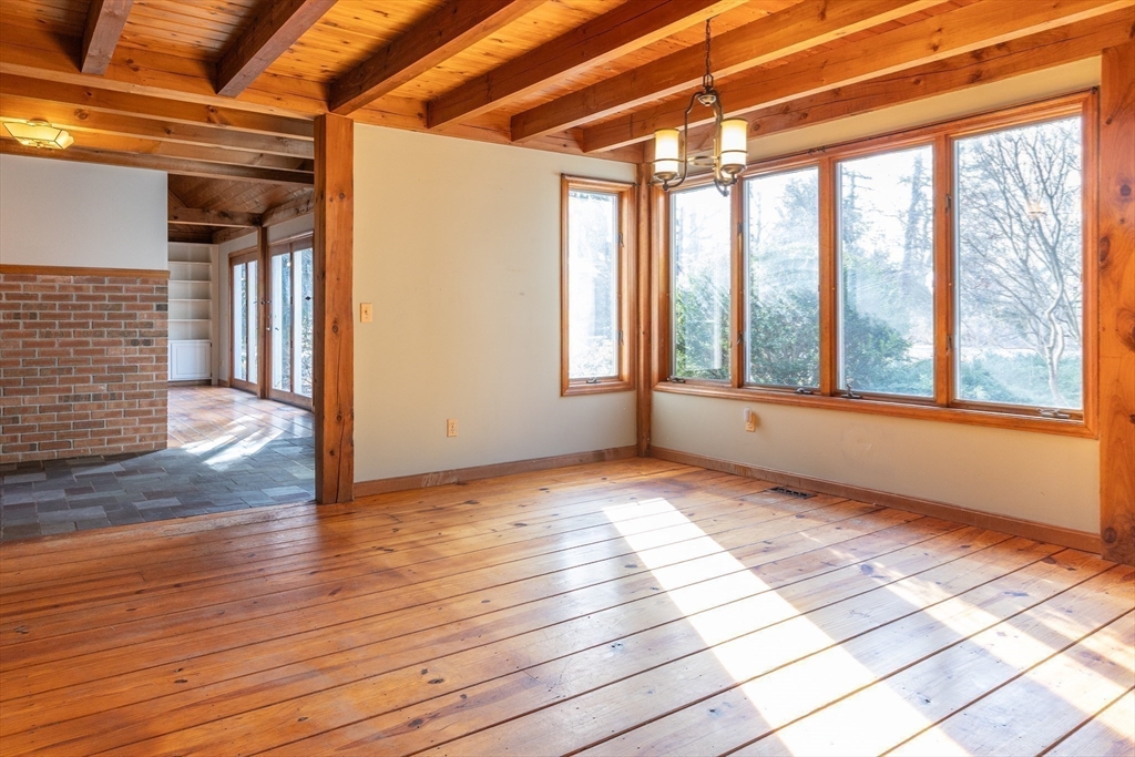 526 Station Rd