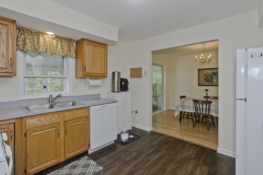 85 Damon Pond Rd