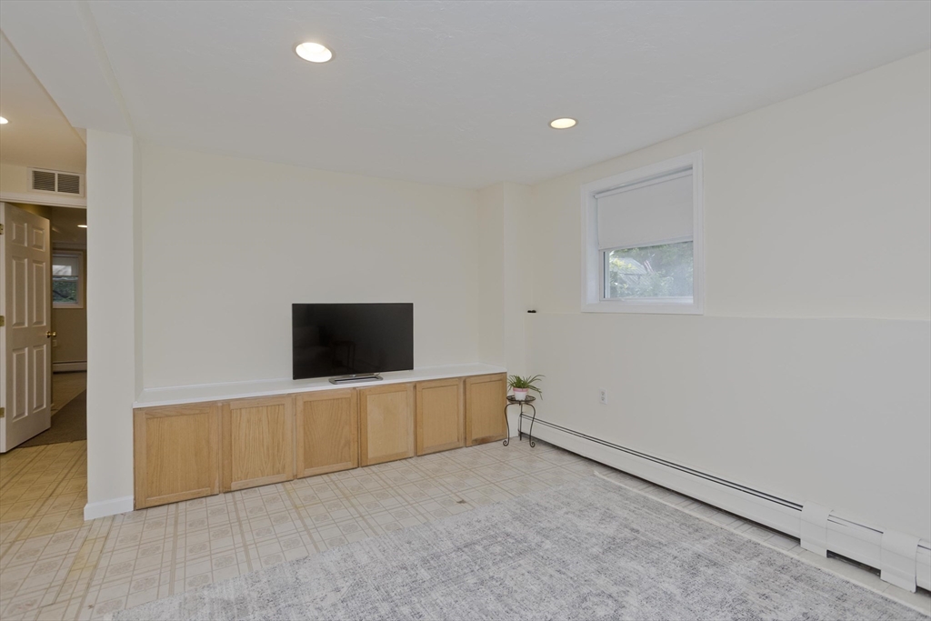 85 Damon Pond Rd