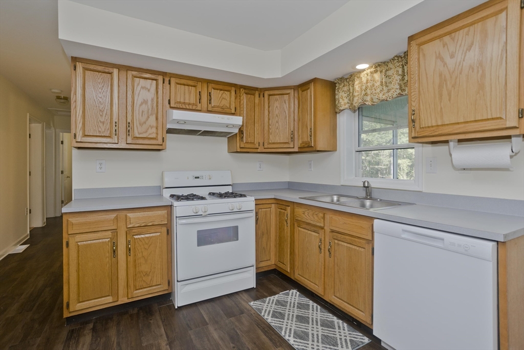 85 Damon Pond Rd