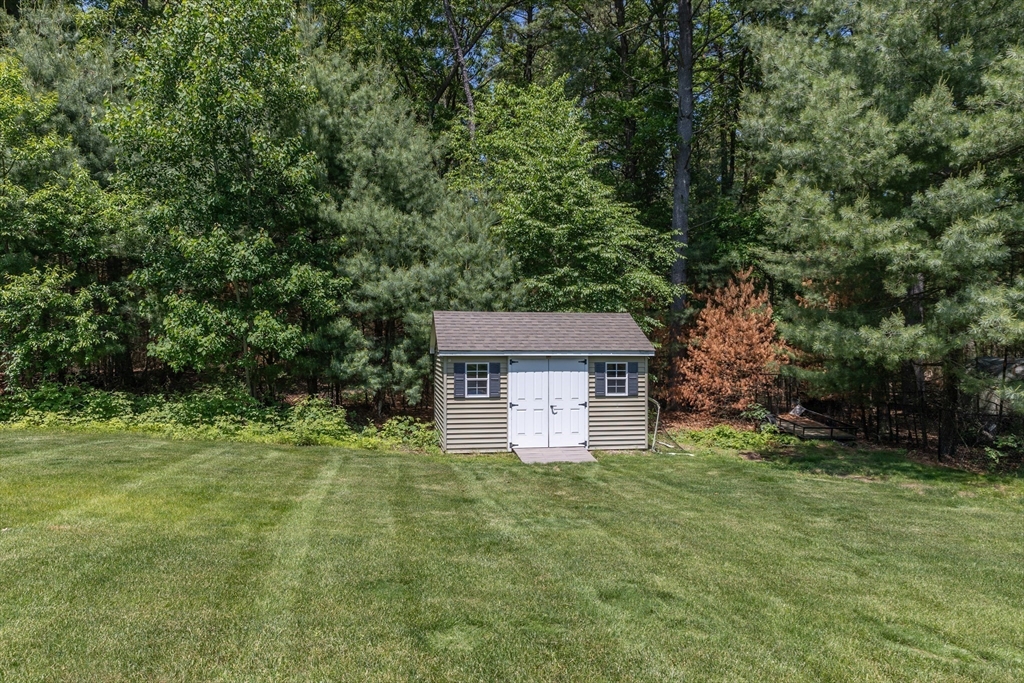 9 Camelot Ln