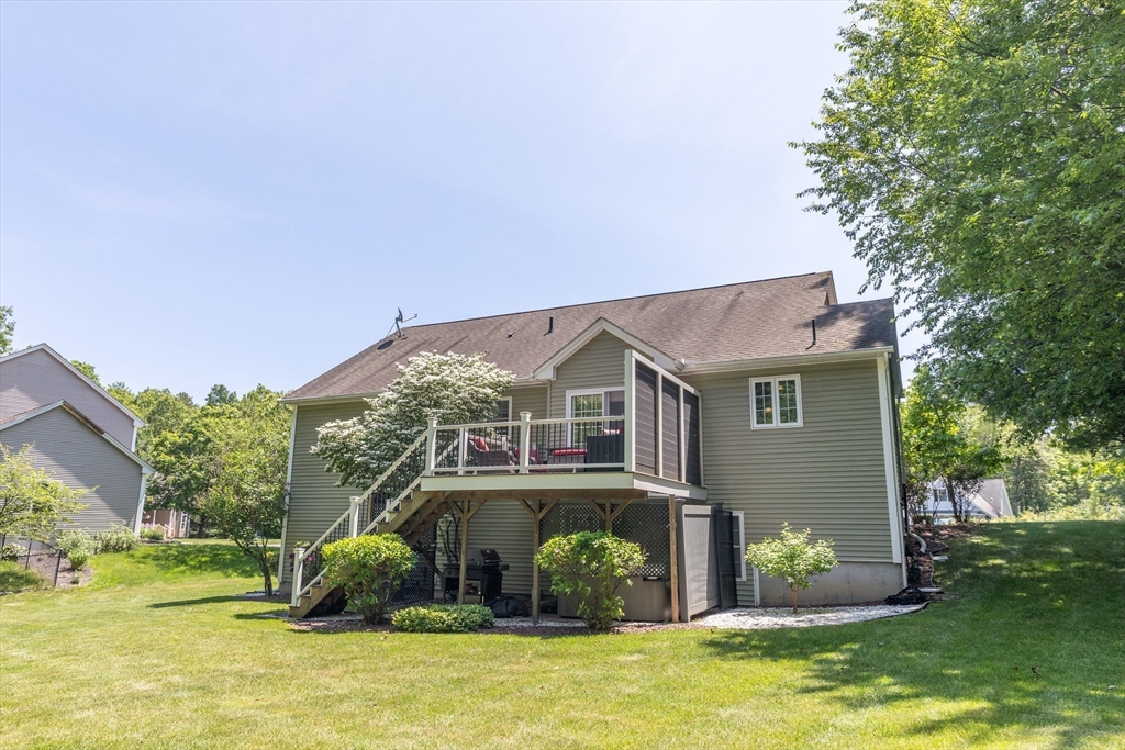 9 Camelot Ln