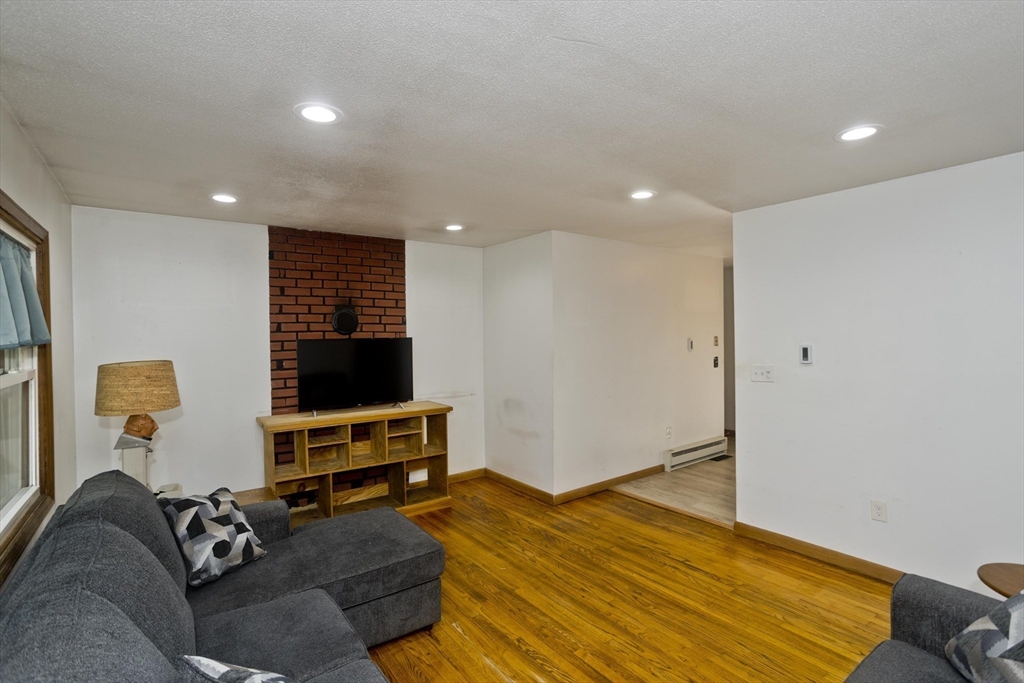 918 Bernardston Rd