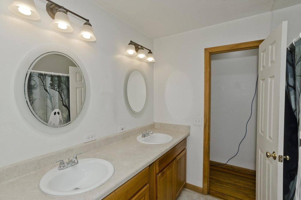 918 Bernardston Rd