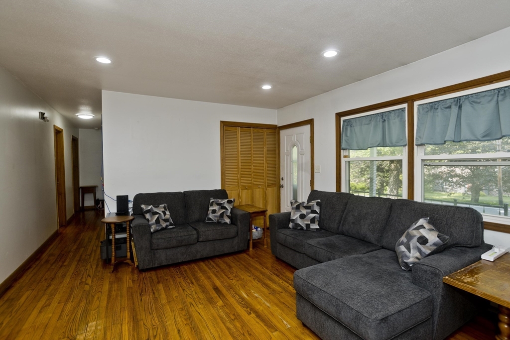 918 Bernardston Rd