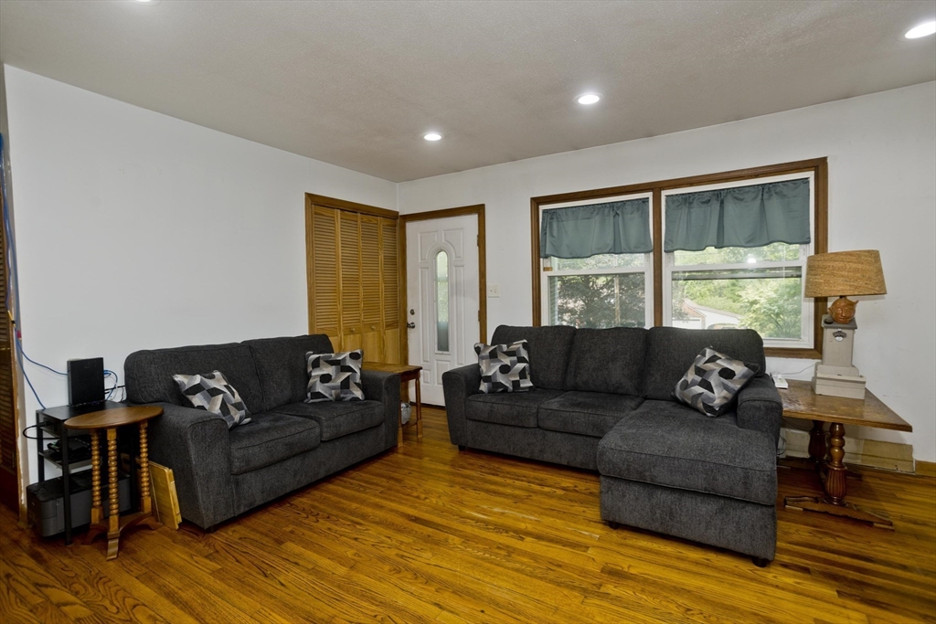 918 Bernardston Rd