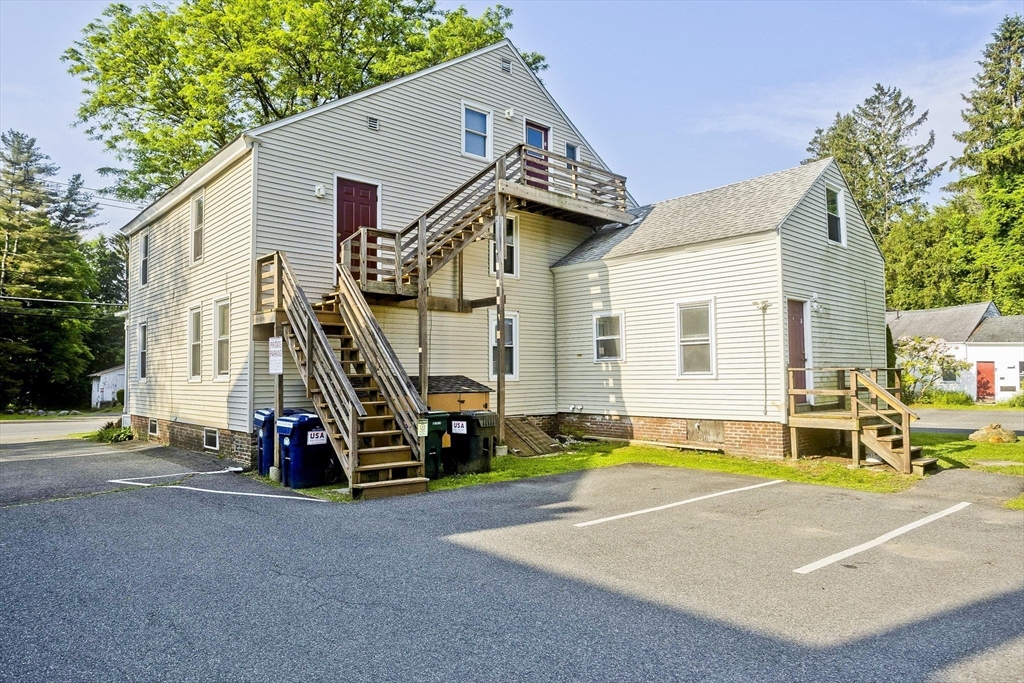734 Main St