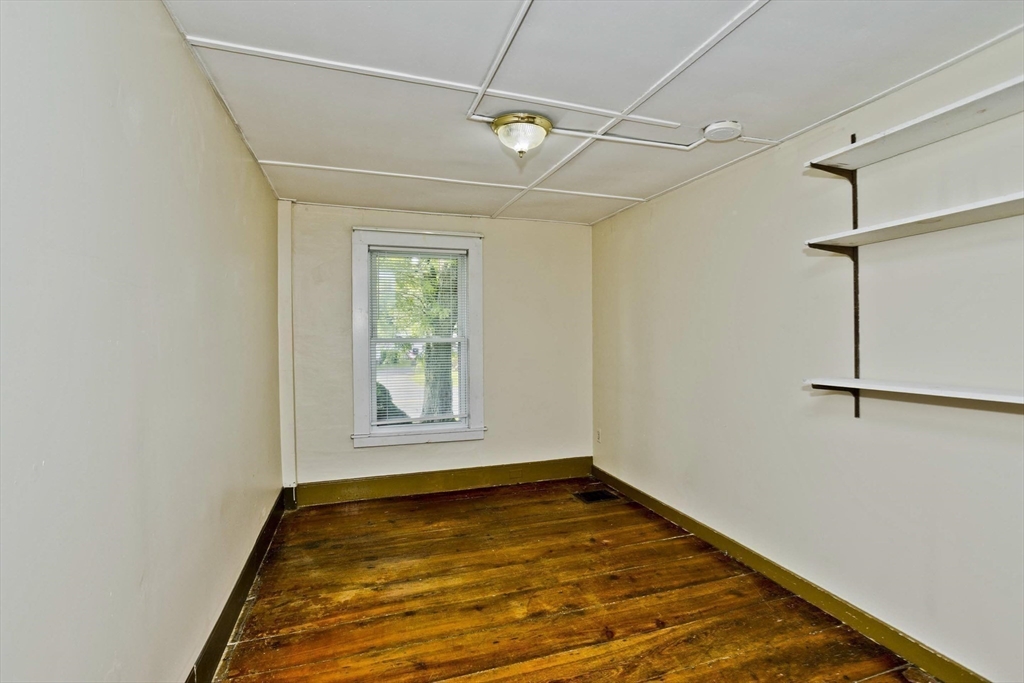 734 Main St