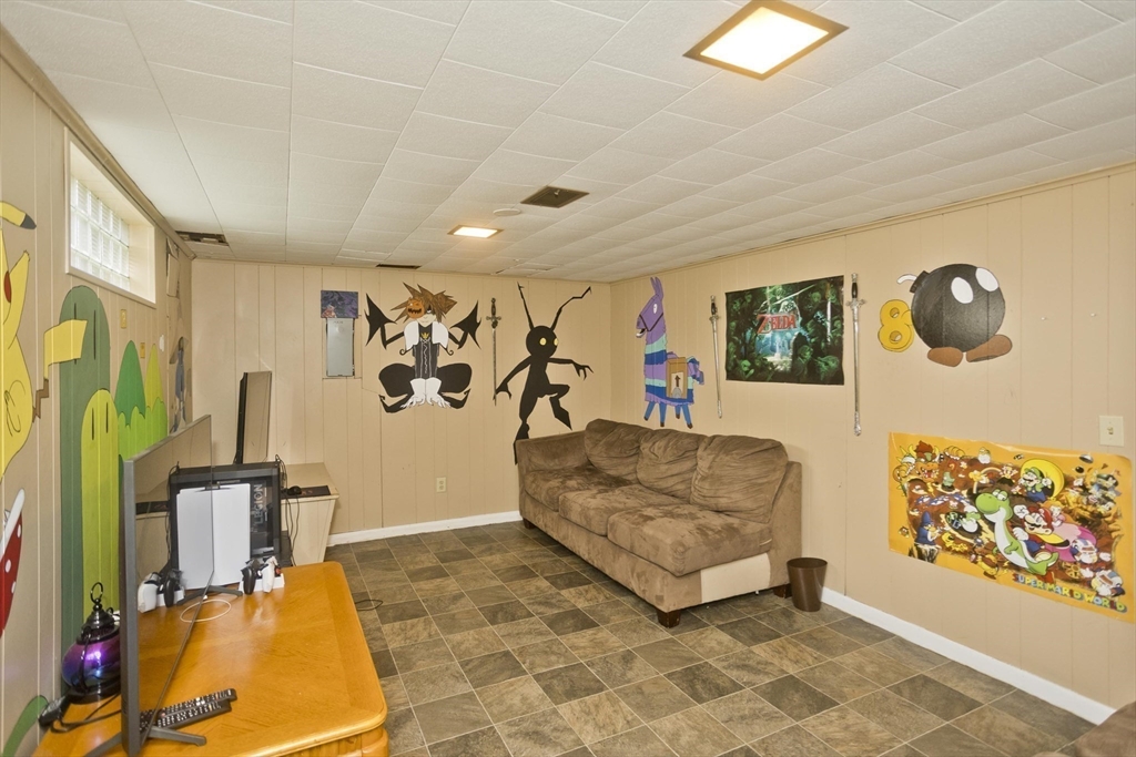 264 Poplar Ave