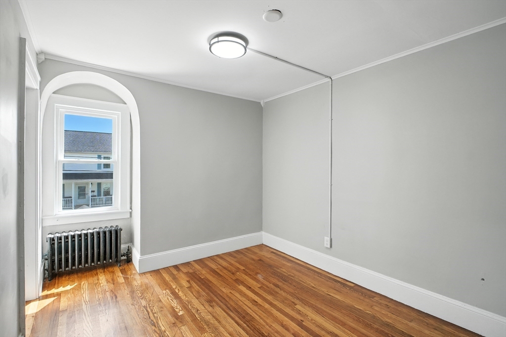 25 W Glen St