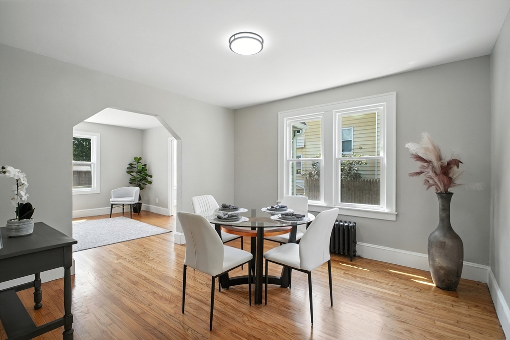 25 W Glen St