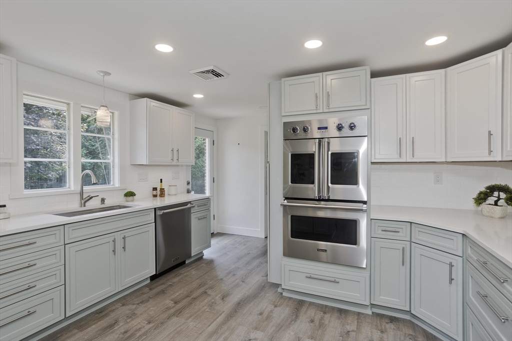 35 Rocky Hill Rd
