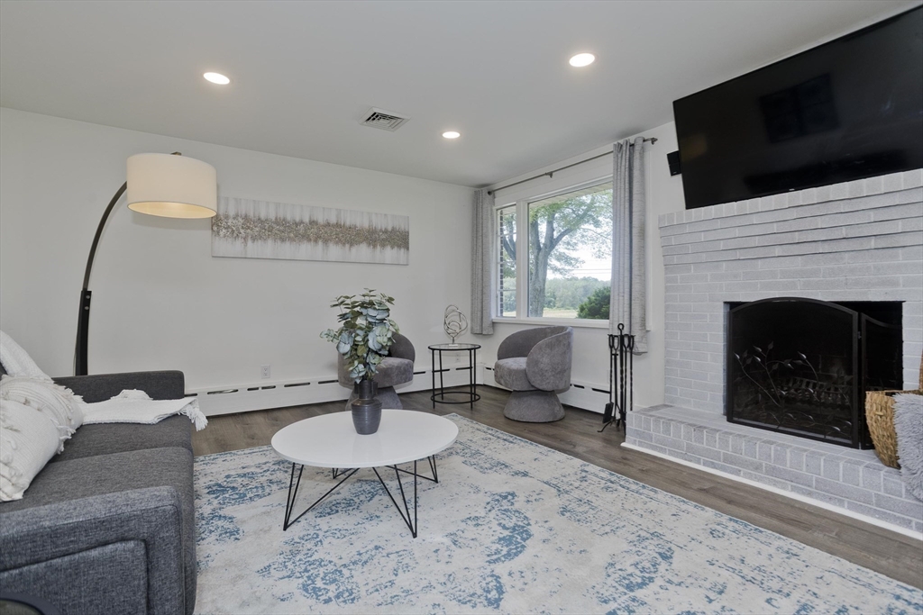 35 Rocky Hill Rd
