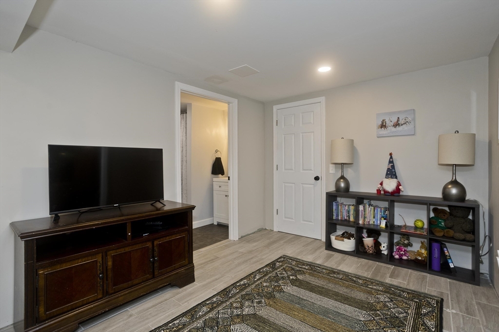 213 Spring Grove Ave