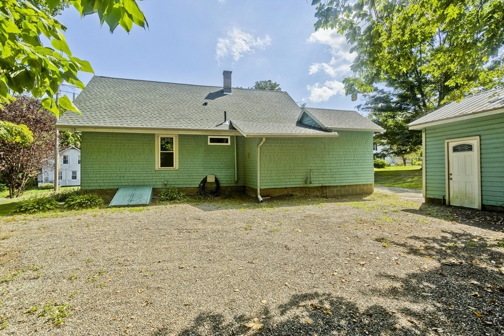 204 River Dr