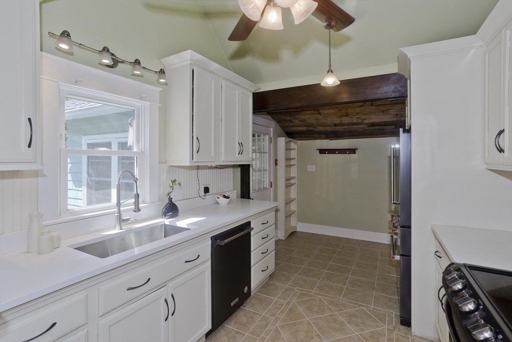 204 River Dr