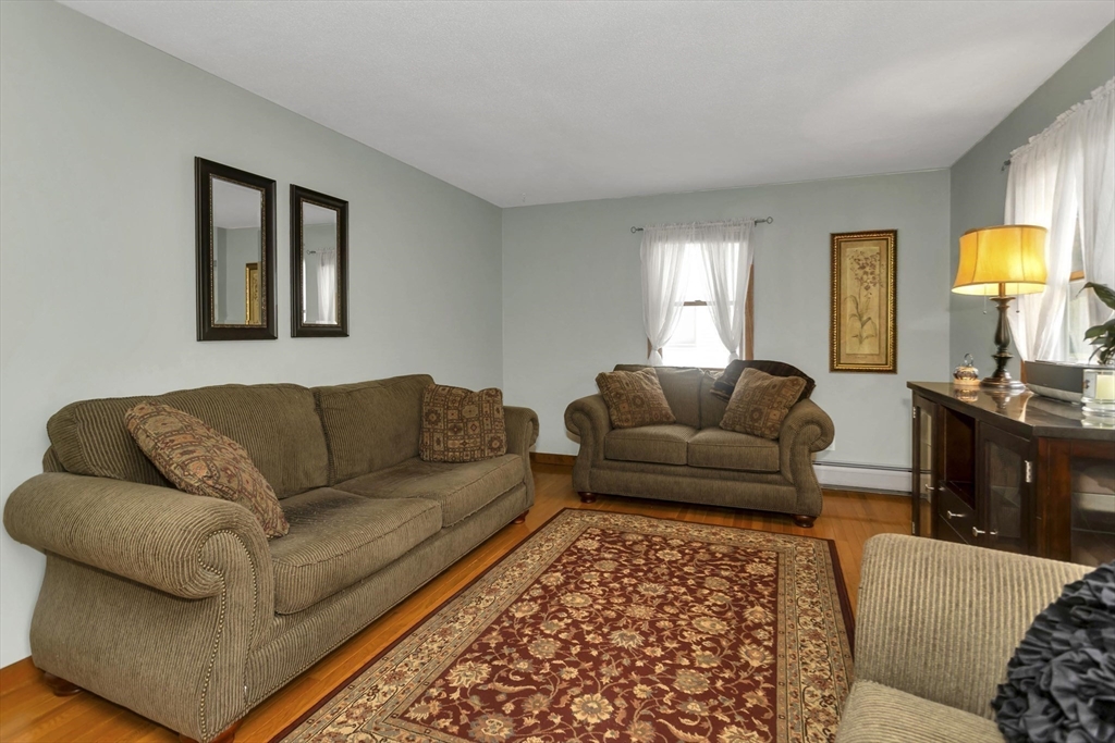 8 Tara Cir