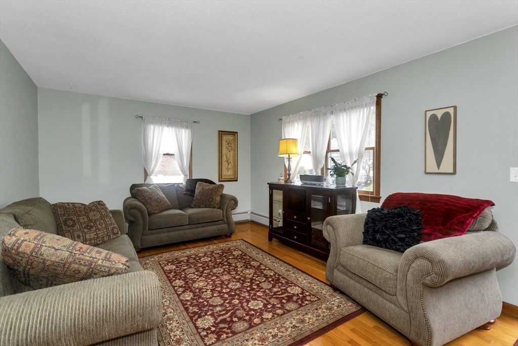 8 Tara Cir