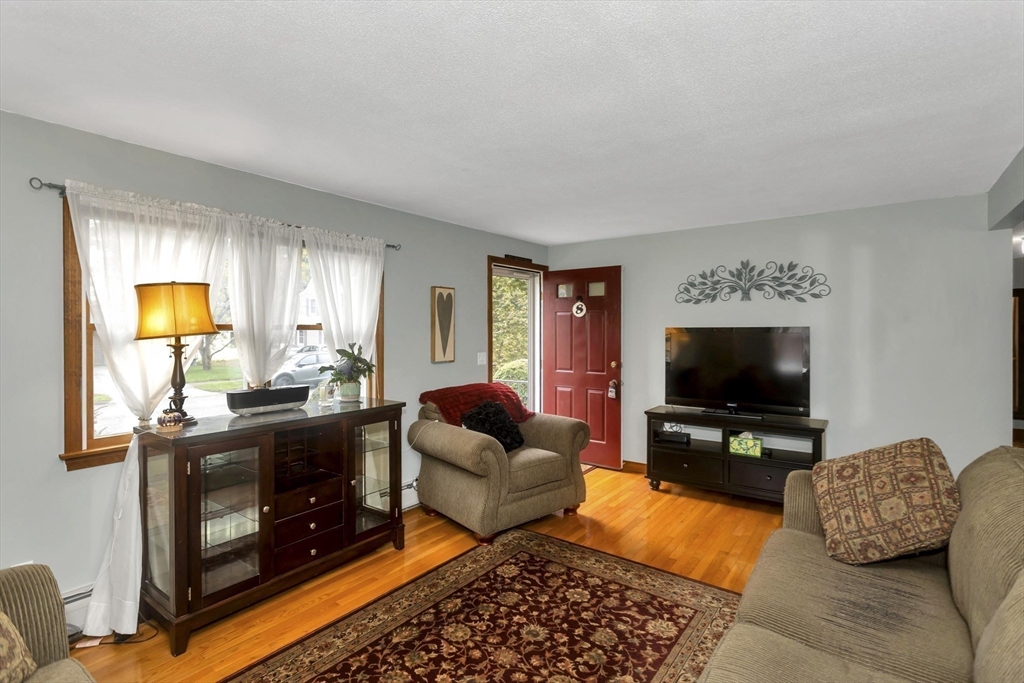 8 Tara Cir