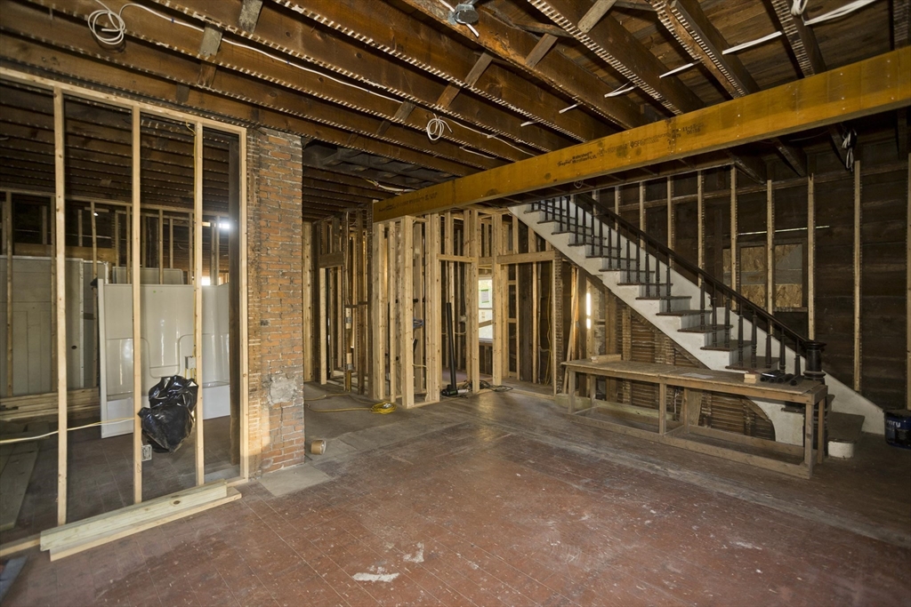 86-88 Conway St