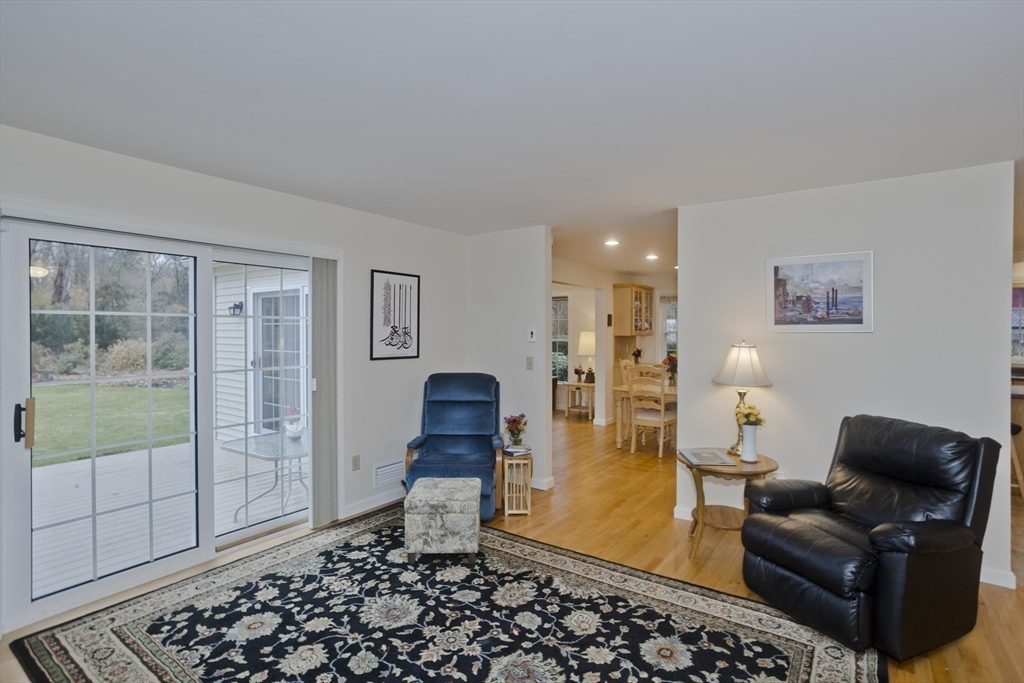 11 Sheerman Ln