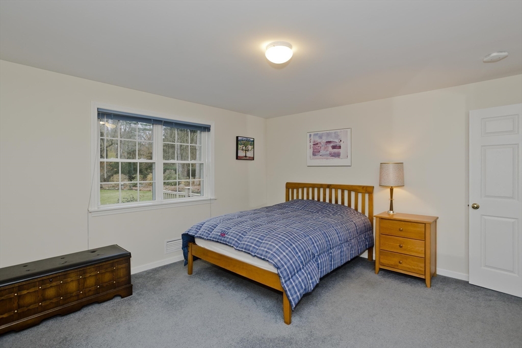 11 Sheerman Ln