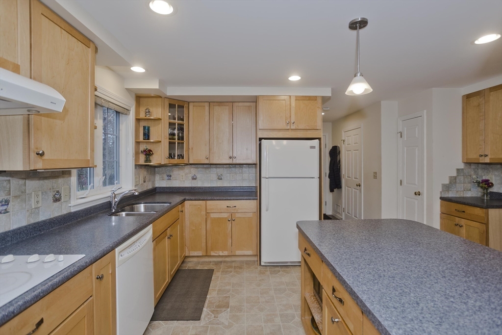11 Sheerman Ln