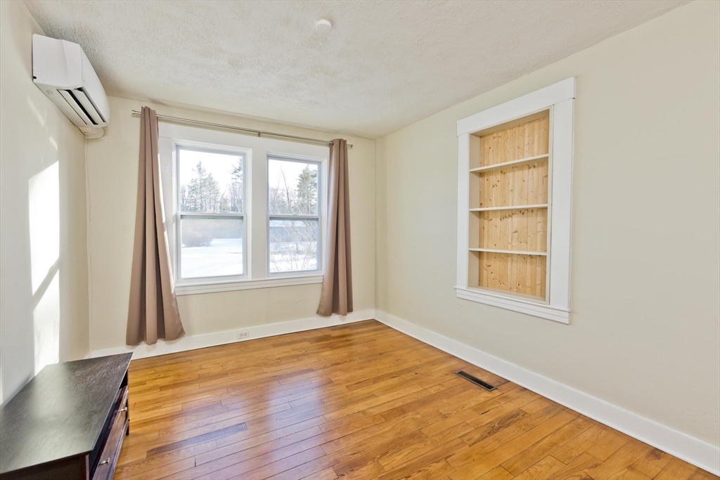 137 Old Amherst Rd