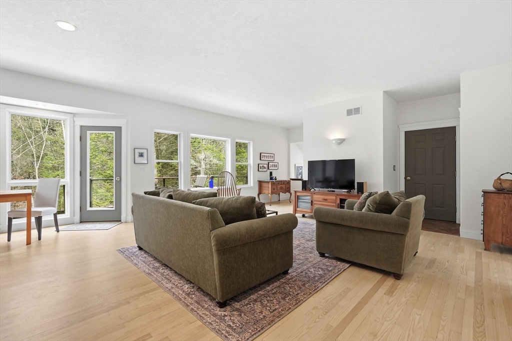 16 N Valley Rd
