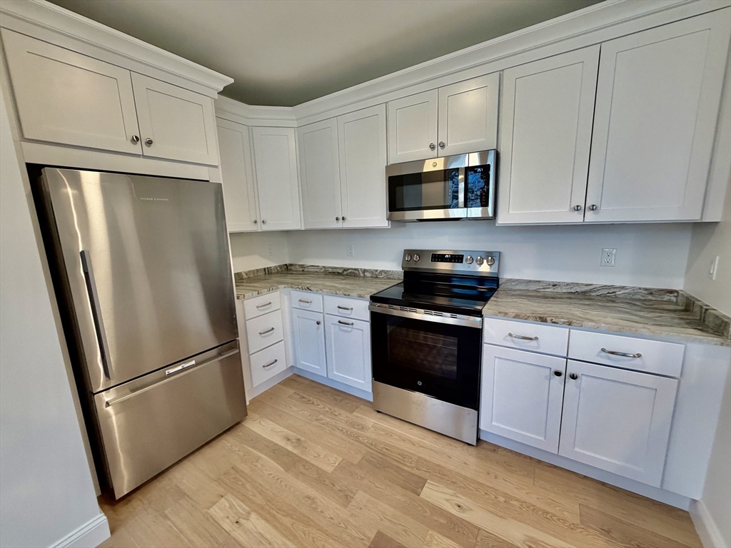2B 107 Williams St #2B
