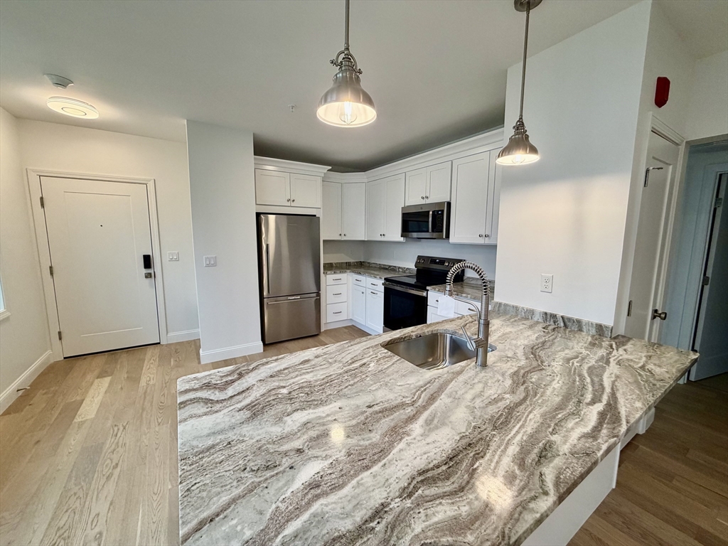 2B 107 Williams St #2B