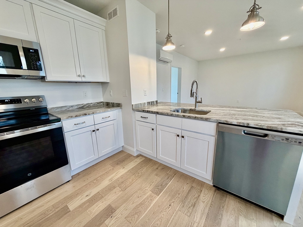 2B 107 Williams St #2B