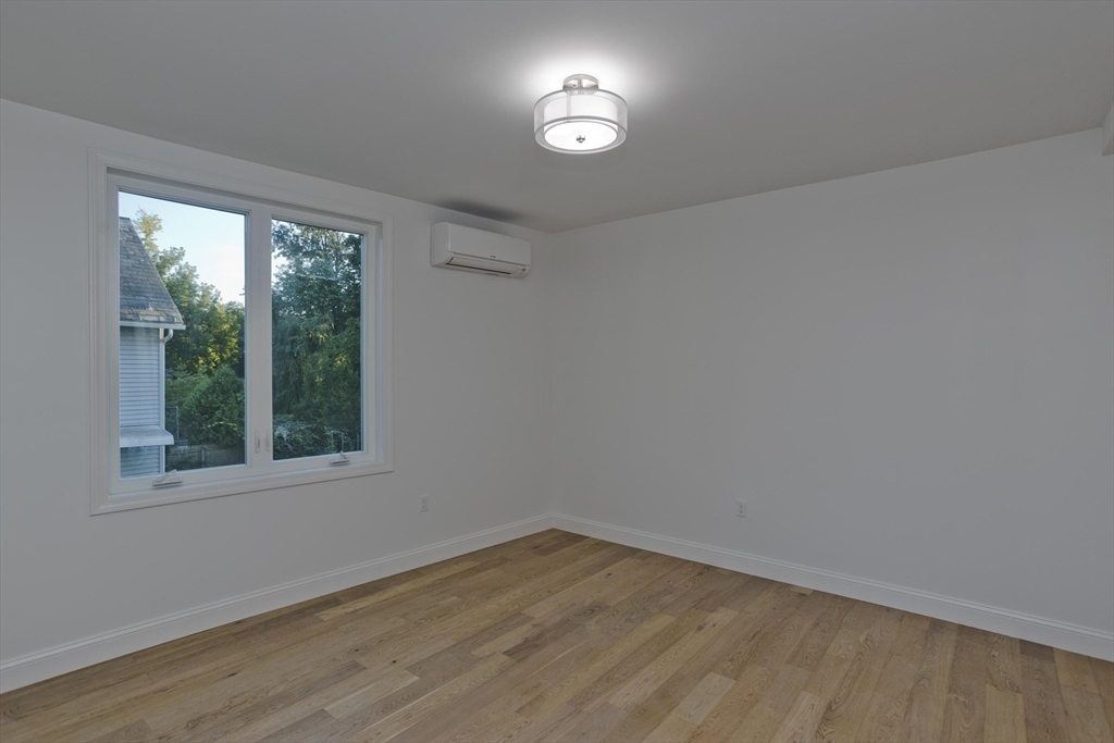 2B 107 Williams St #2B