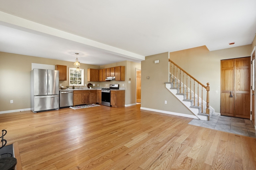 305 W Pelham Rd