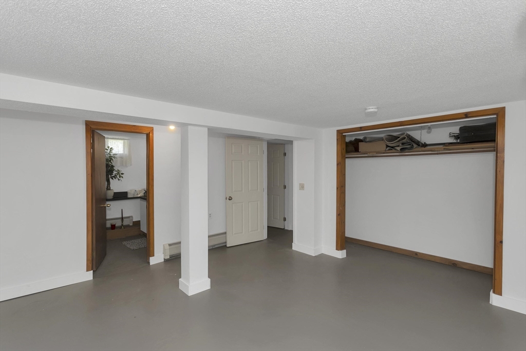 25 Ballard St