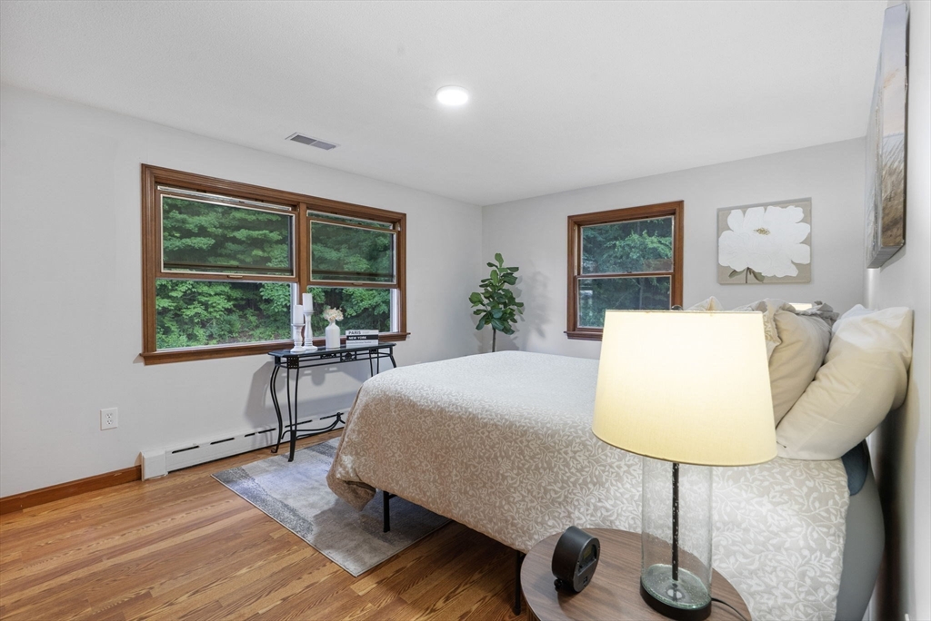 89 Sugarloaf St