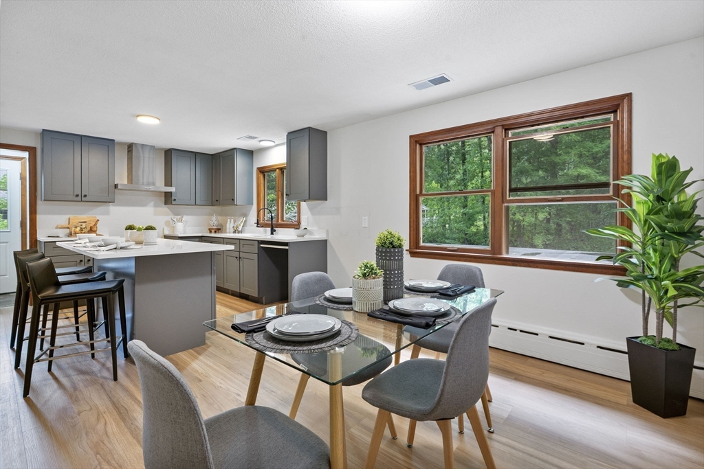 89 Sugarloaf St