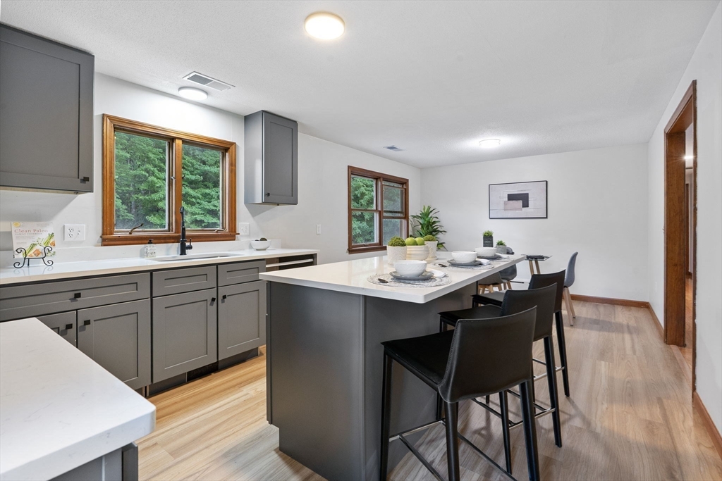 89 Sugarloaf St