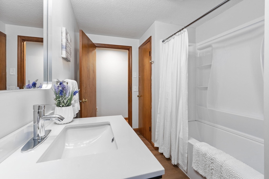 89 Sugarloaf St