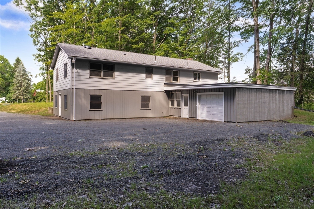 89 Sugarloaf St
