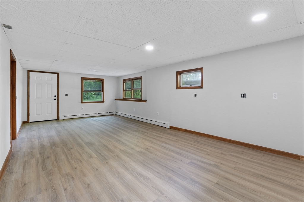 89 Sugarloaf St